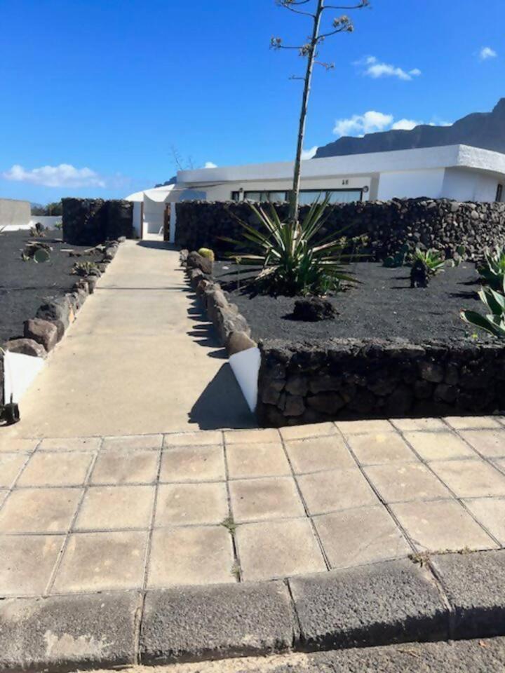 Lanzarote Famara Beach Bungalow Экстерьер фото