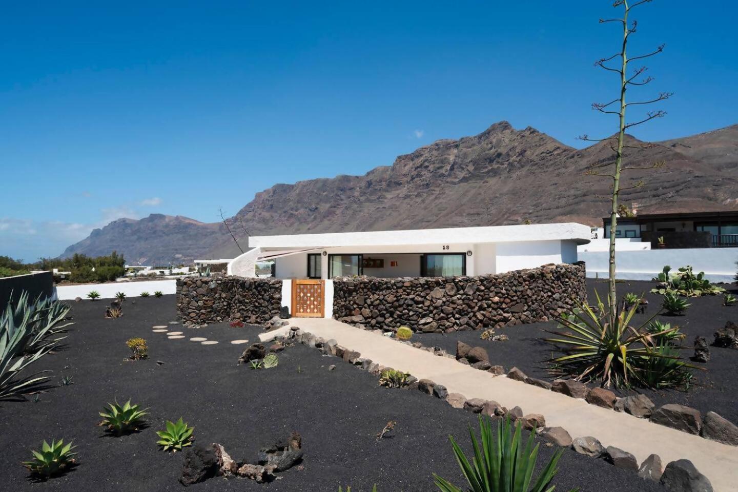 Lanzarote Famara Beach Bungalow Экстерьер фото