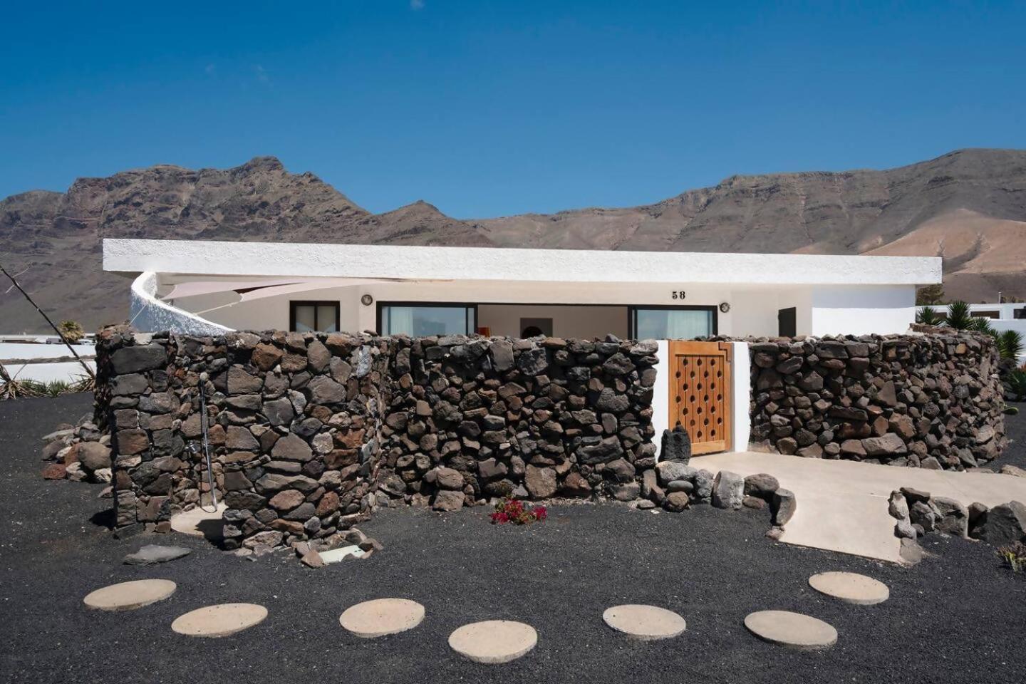 Lanzarote Famara Beach Bungalow Экстерьер фото