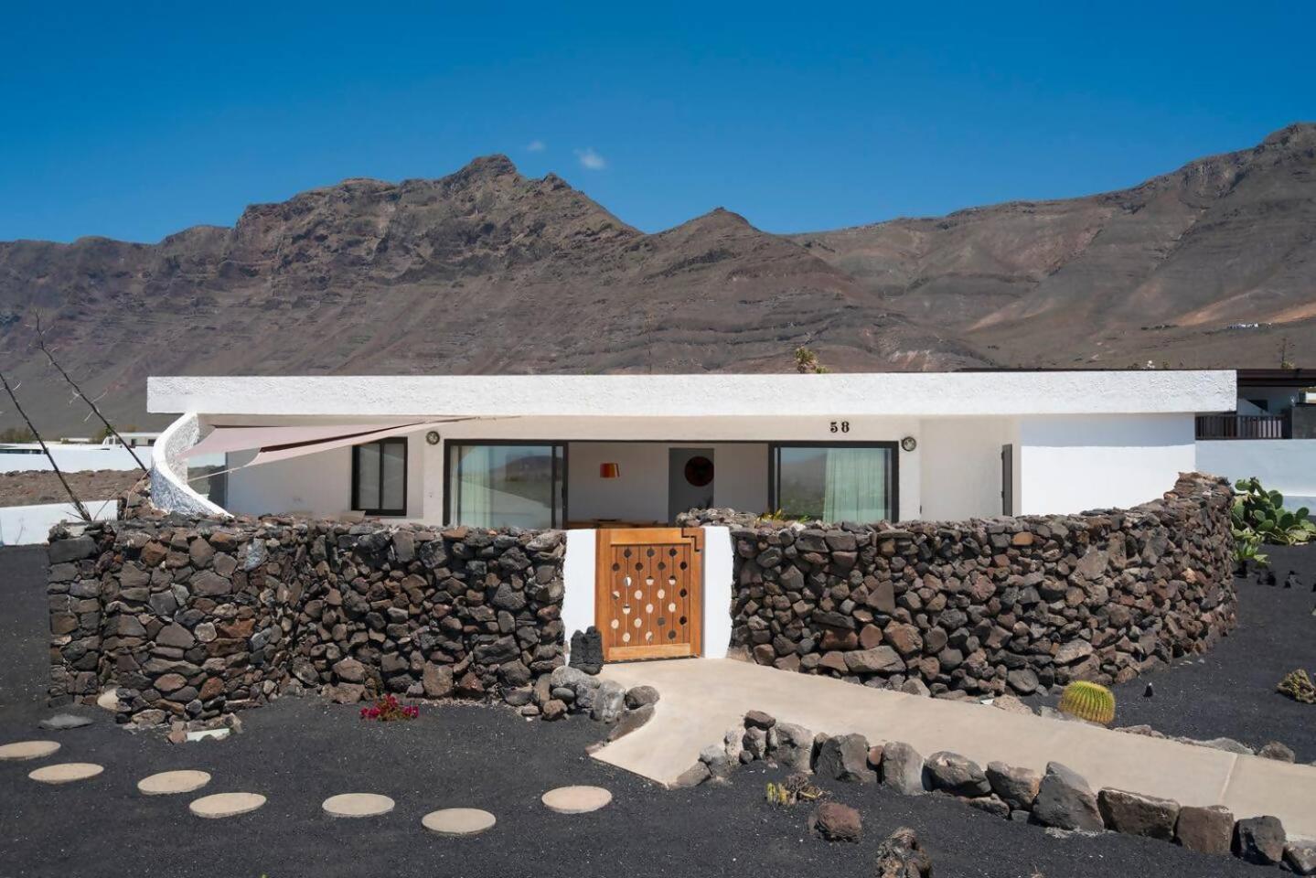 Lanzarote Famara Beach Bungalow Экстерьер фото